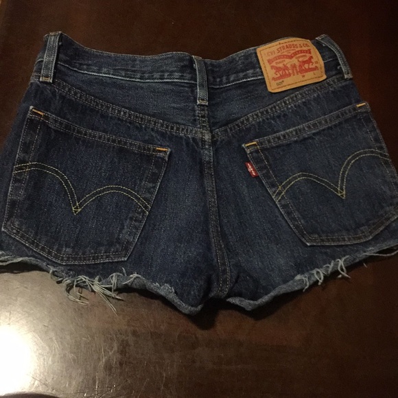 Levi’s denim buttons shorts - Picture 10 of 13